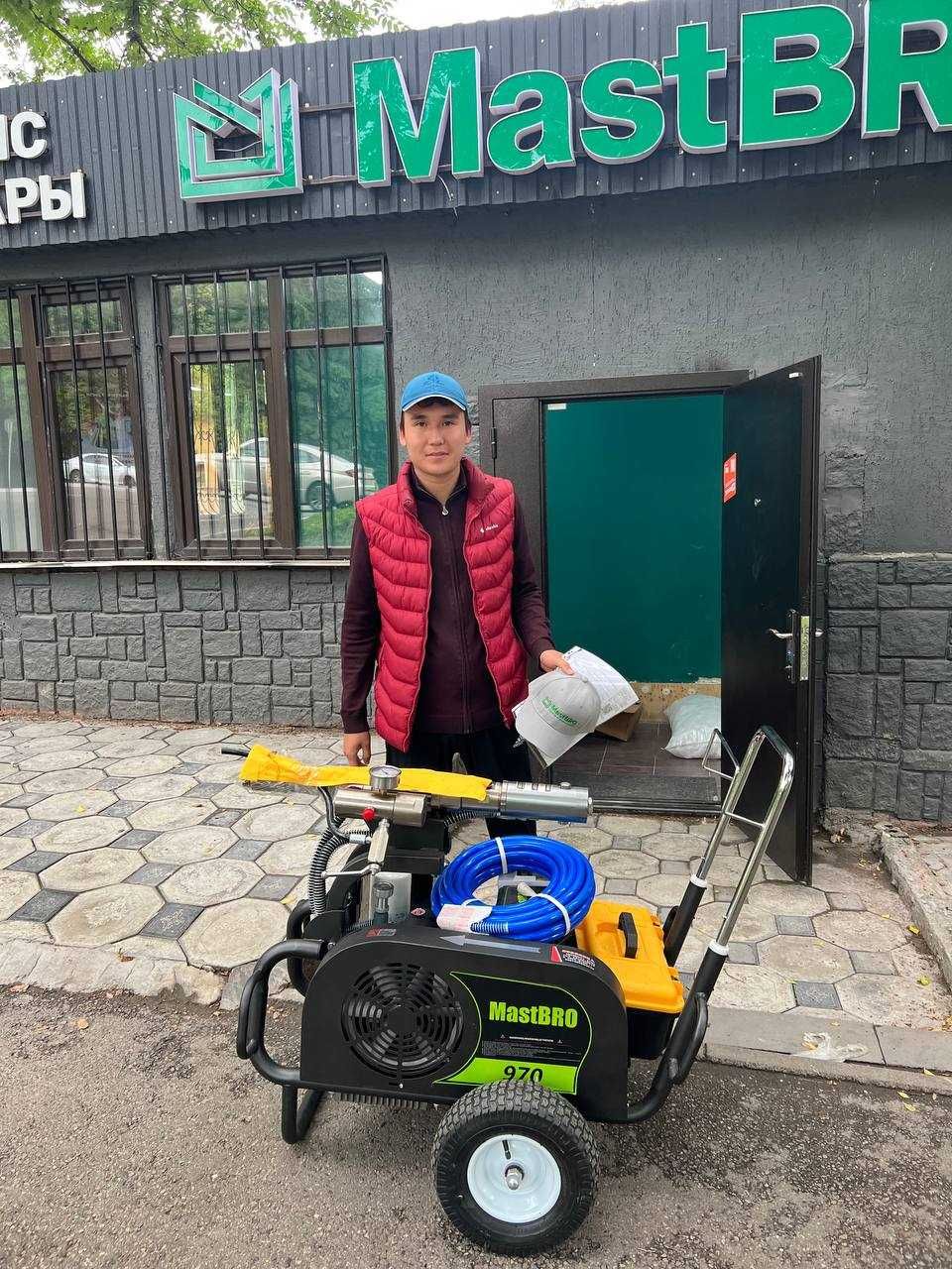 Гидропоршневой шпаклевочно-окрасочный аппарат 970