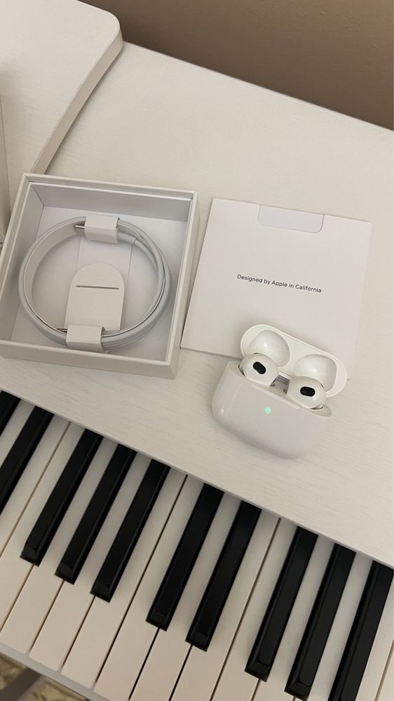 Продам airpods 3 в идеальном состоянии! С доками.