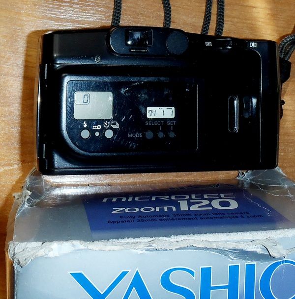 YASHICA - линзы просто шик! получше Olympus Mju:II
