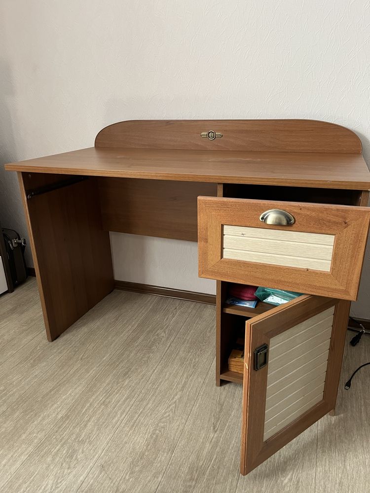 Компьютерный, письменный стол