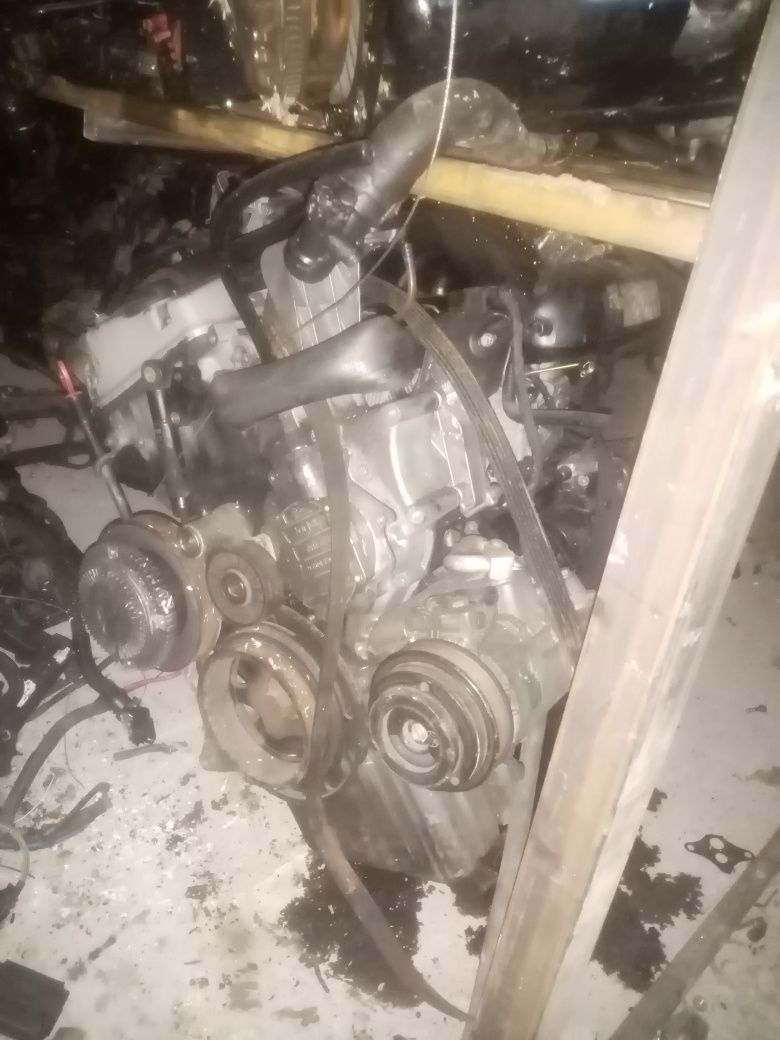 Двигатель Mercedes 604 из Германии