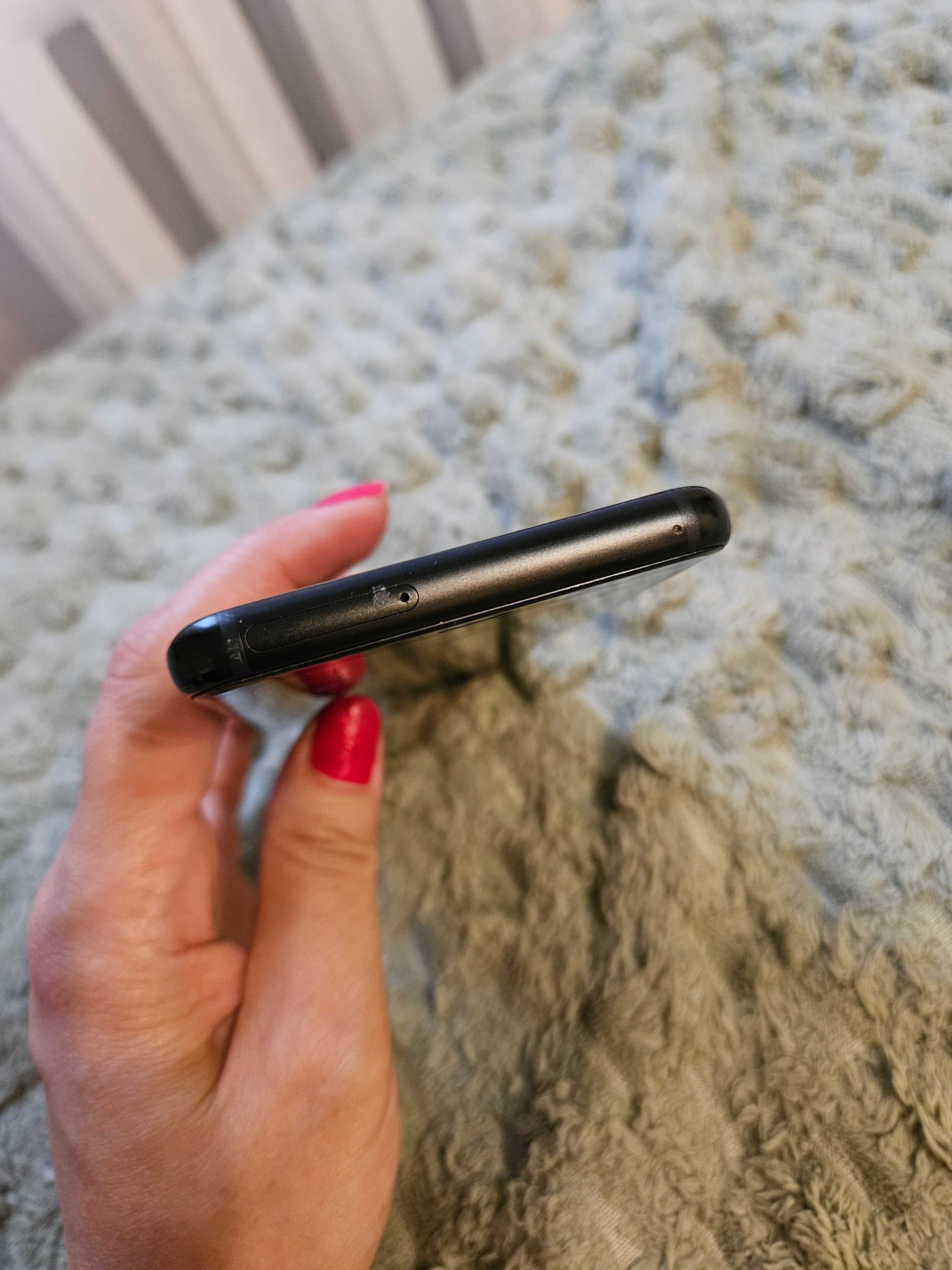 Телефон  Galaxy A8 2018