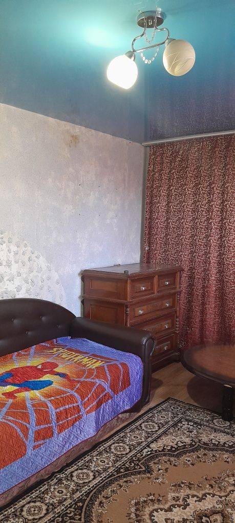 Продаётся кирпичный (красный кирпич покрытый силикатным кирпичом )