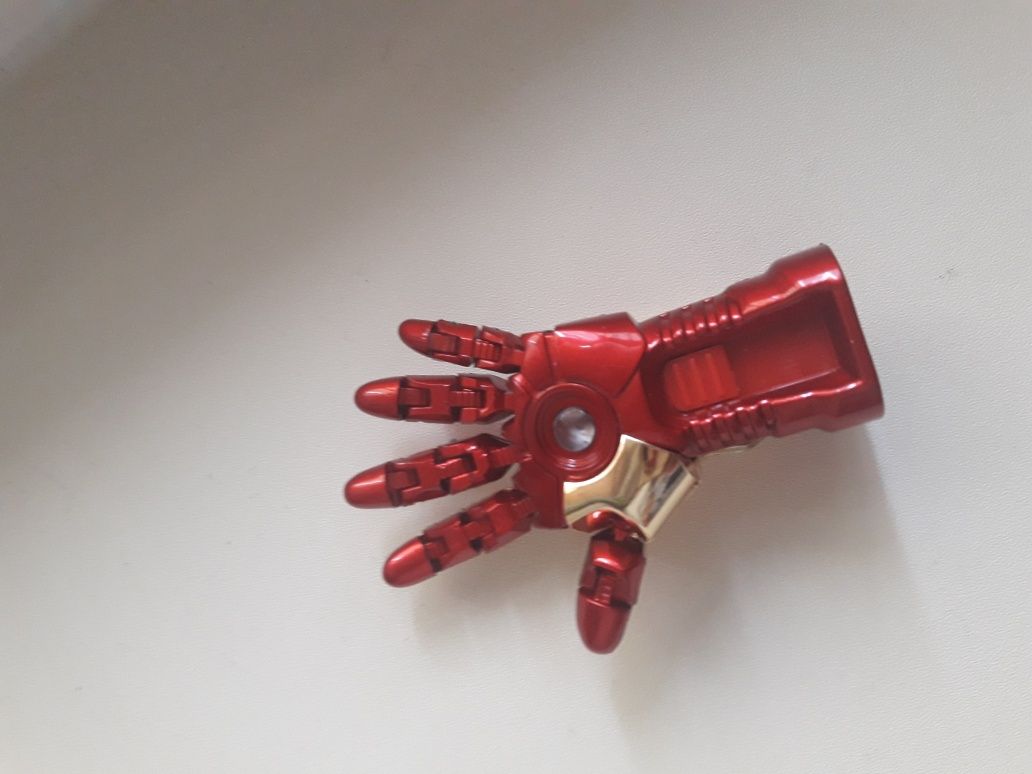 USB флешка. 8Гб. Железный человек.