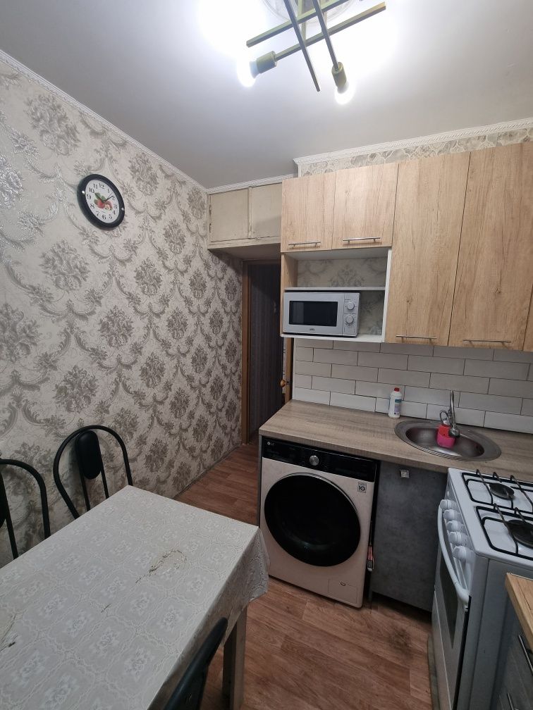 Продается 2 комн квартира р-8 школа