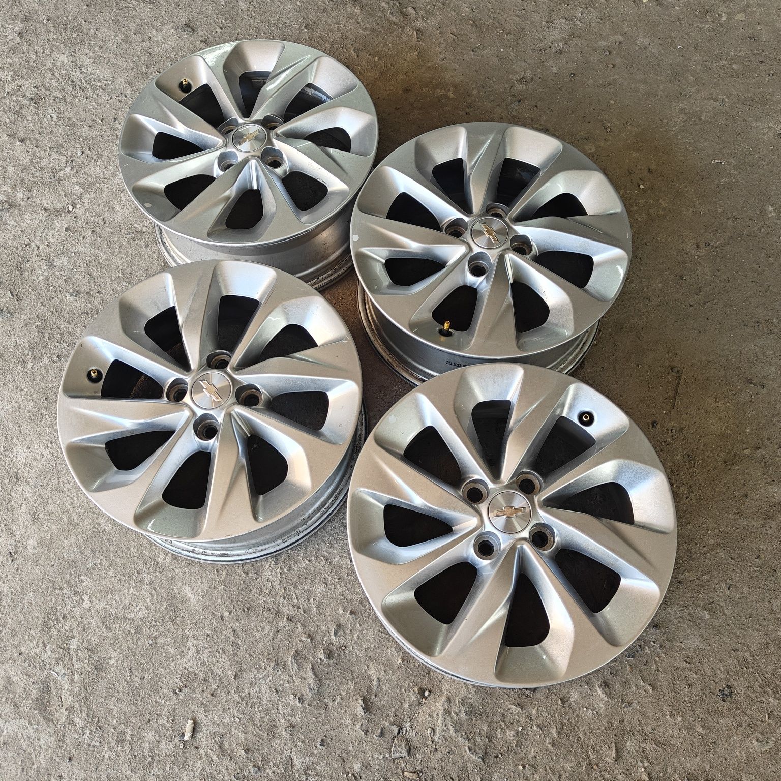 R15  PCD 4 *100 Комплект оригинальных легкосплавных дисков