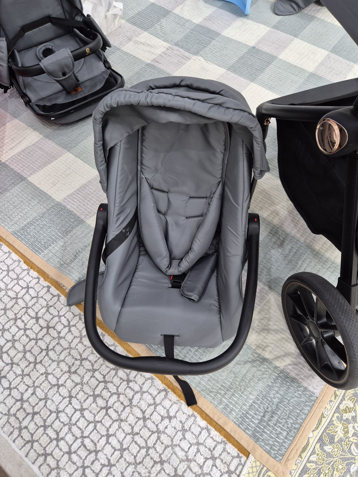 Коляска New lux 3 в 1.Стульчик для кормления!
