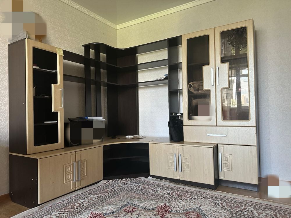 Угловой шкаф б/у в хорошем состоянии