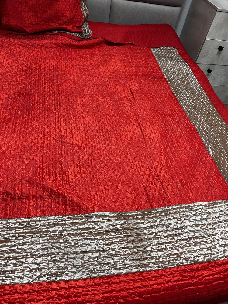 Покрывало на двухспальн.кровать, 220*240