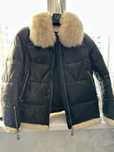 Куртка max mara на тёплую зиму. С воротником мех натуральный.