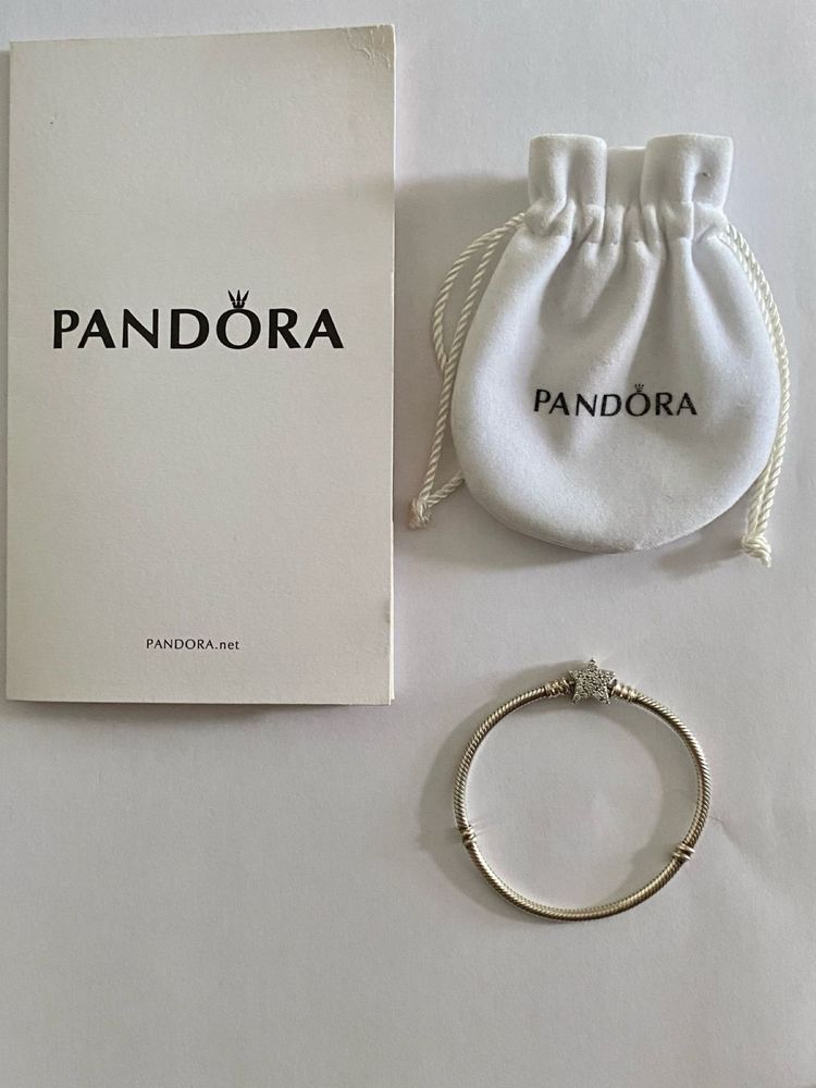 Продаю браслет Pandora в серебряном цвете.