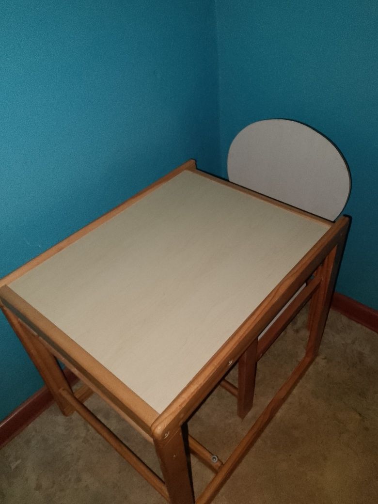 Продам детский столик со стулом. Трансформер.