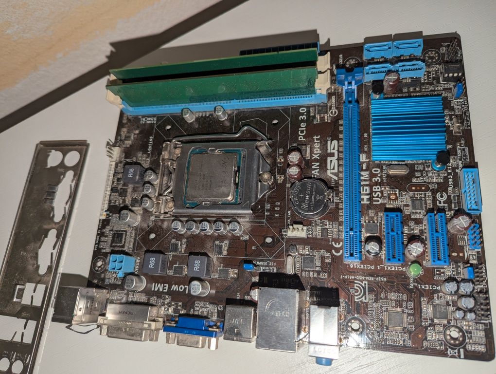 Мат плата с процессором и ОЗУ (i3 3.4ghz, lga1155, pcie 3.0, 8gb ddr3)
