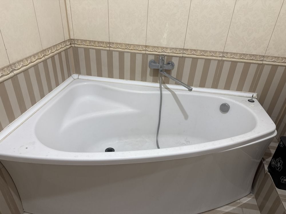 Продам ванну акриловую