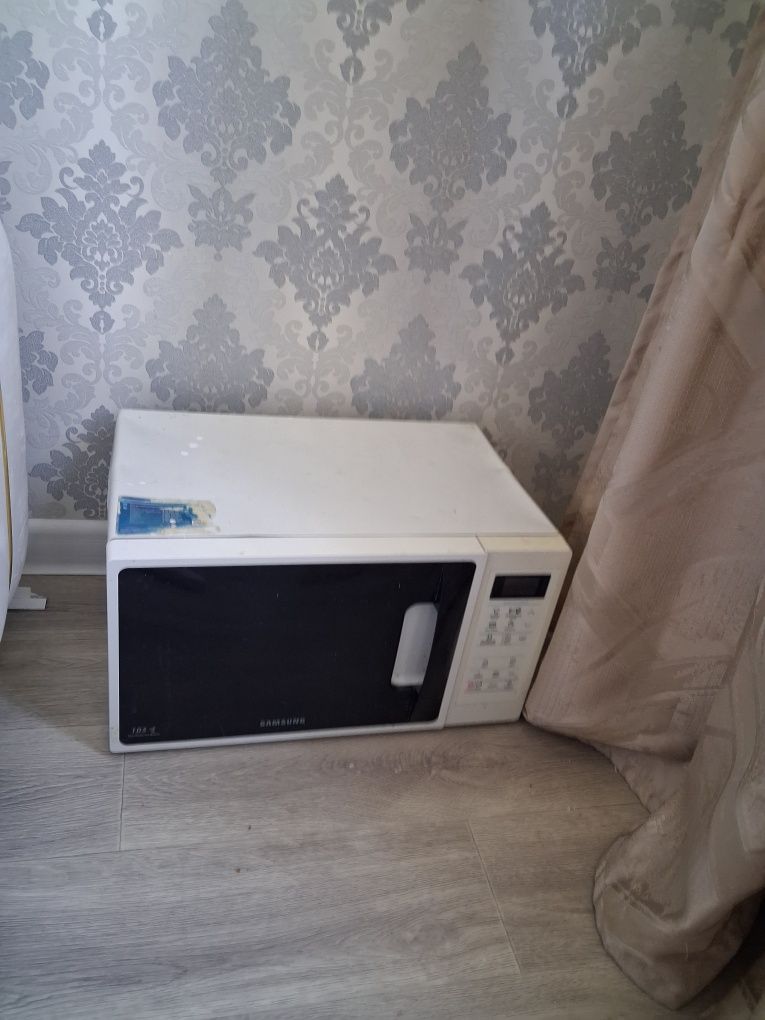 Продам рабочую микроволновку Самсунг