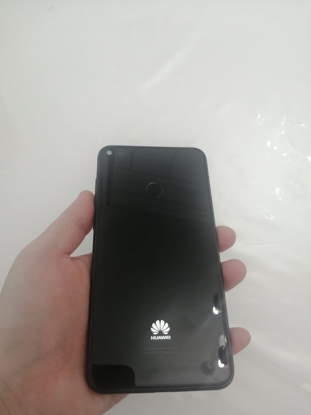 Продаётся huawei p 8 Lite, в идеальном состоянии