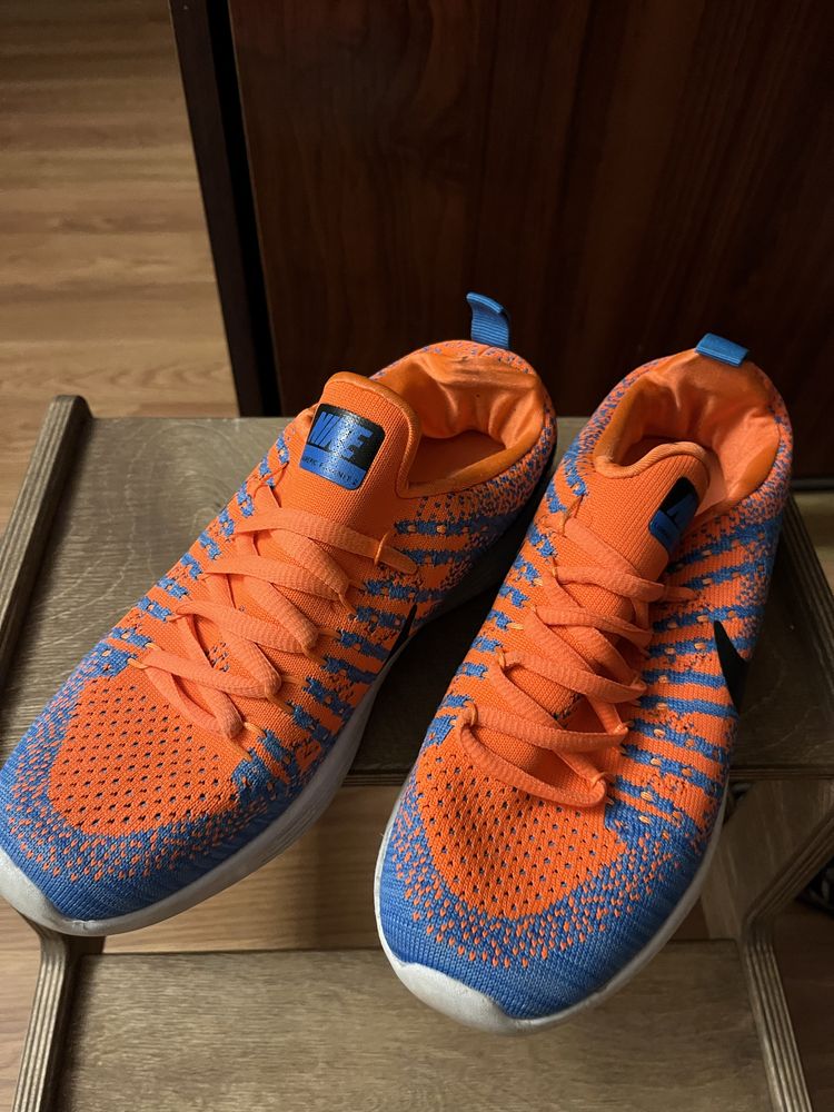 Почти новые кроссовки Nike 36-36,5 размер