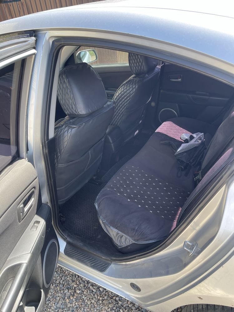 Продаю автомобиль Mazda 3