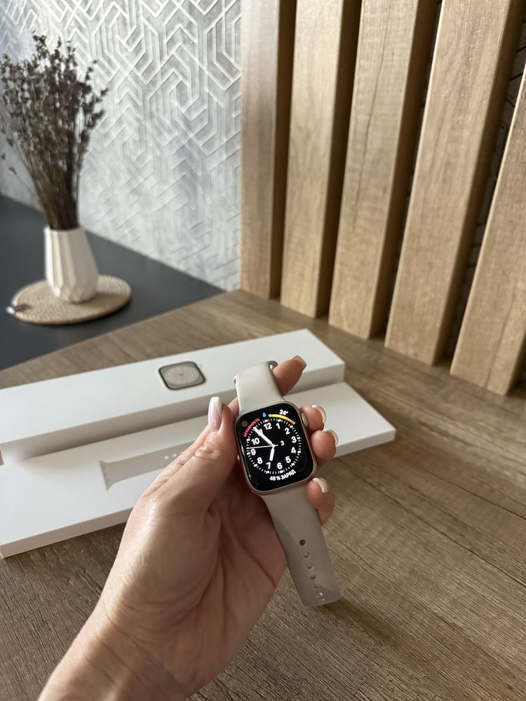 Продам apple watch 8 42 mm