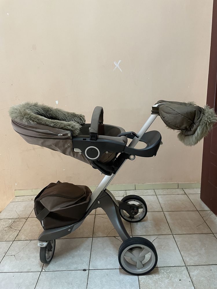 Срочно продам коляску Stokke