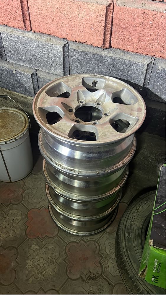 Диск с резиной 6х139.7  R15