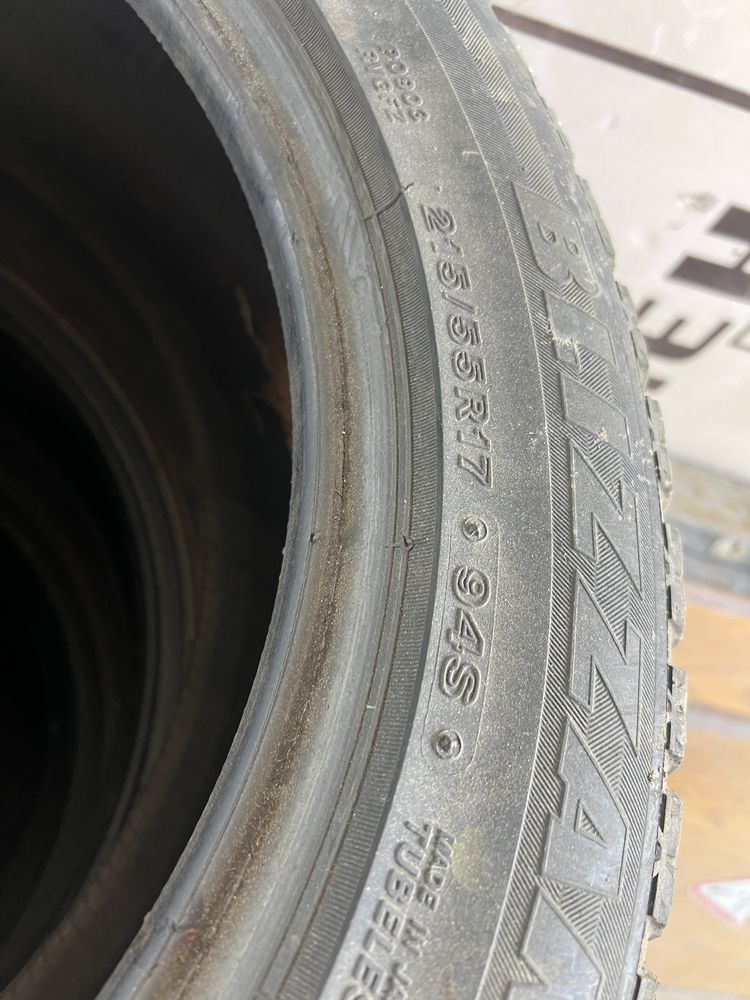 Продам шины на R17