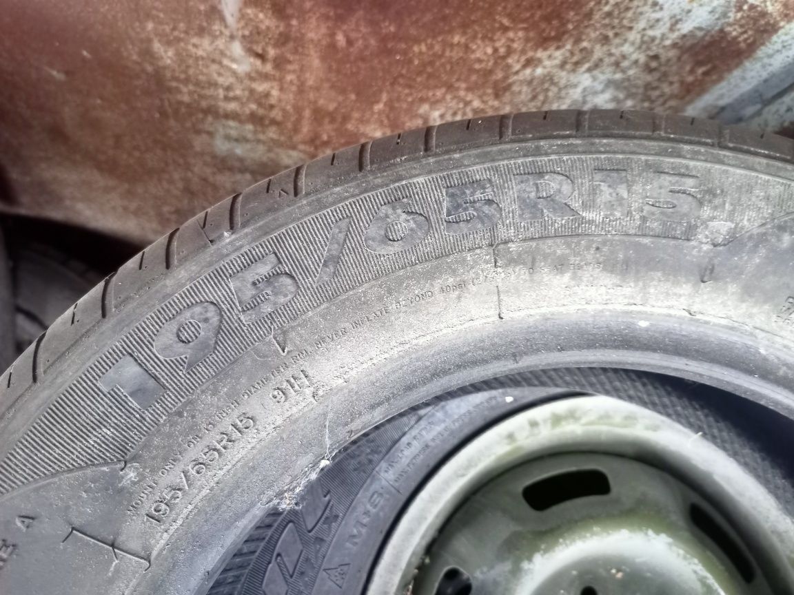 Продам три баллона лето на 15