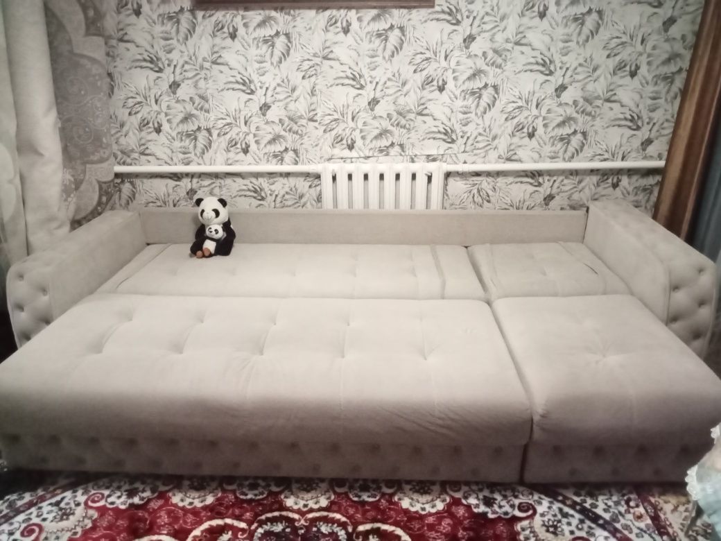 Продается диван в гостиную