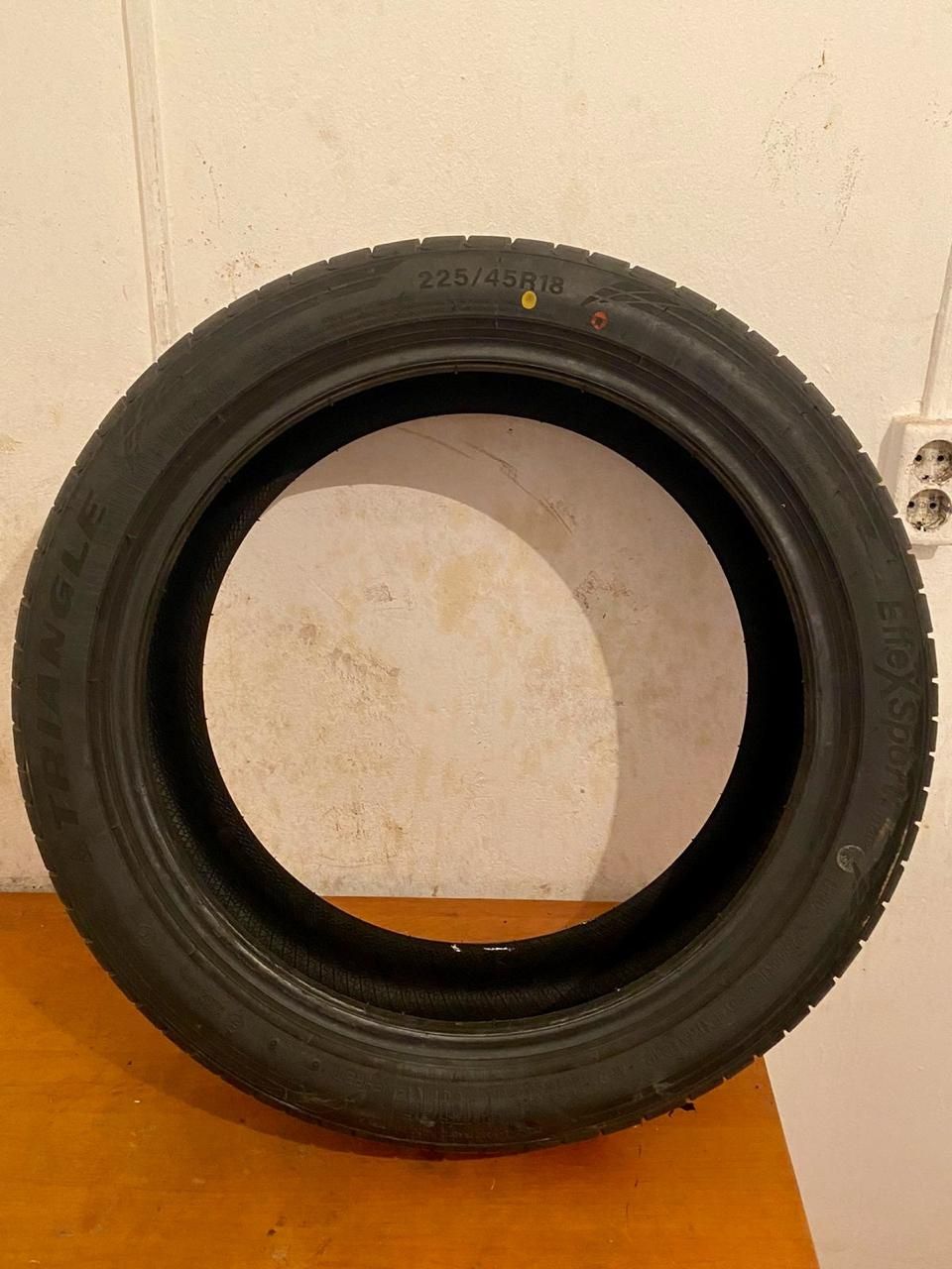 Продам шины 18  225/45R18