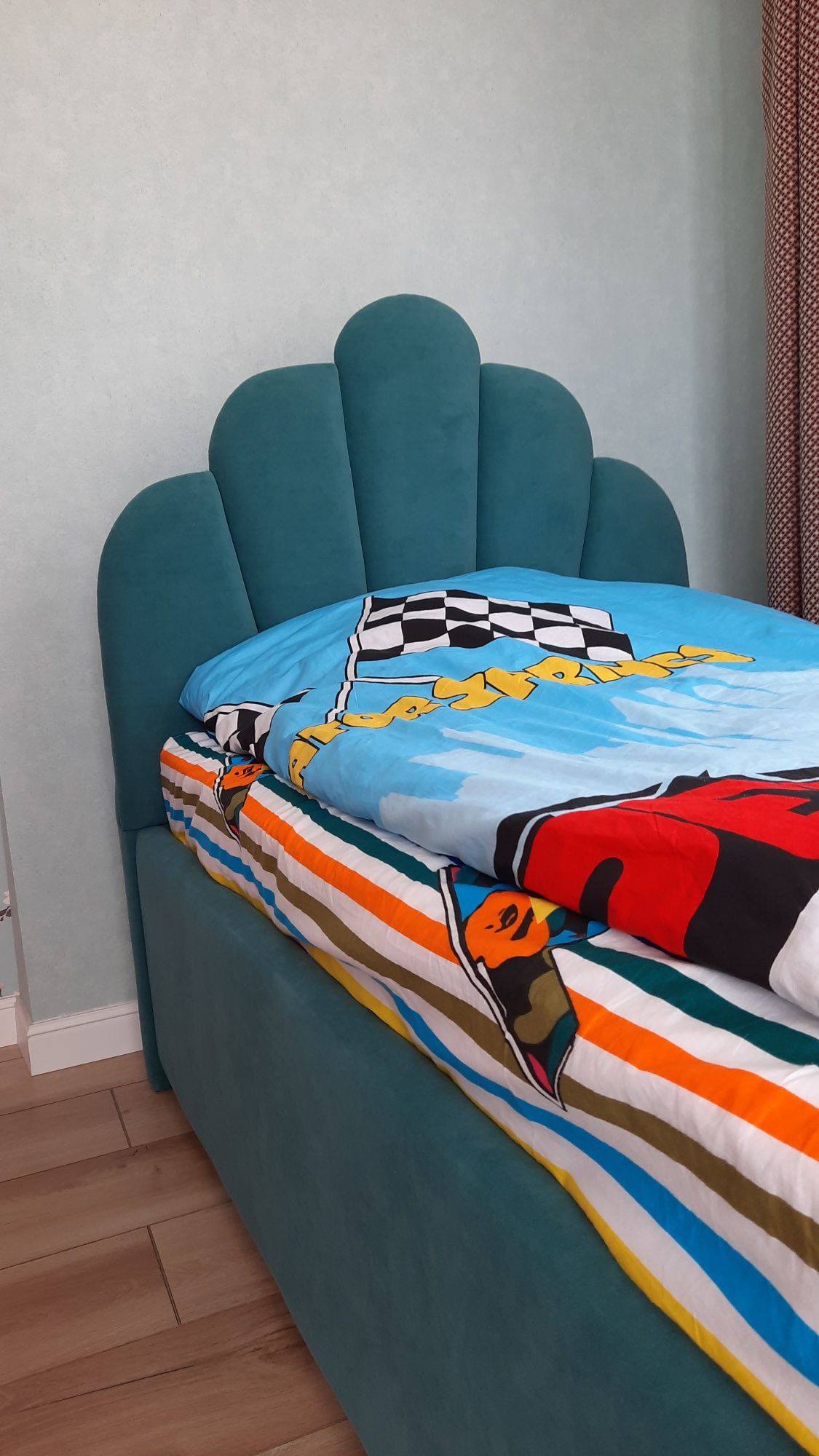 Продам новые  кровати 210×100см, матрас 200×90см, по 145тыс
