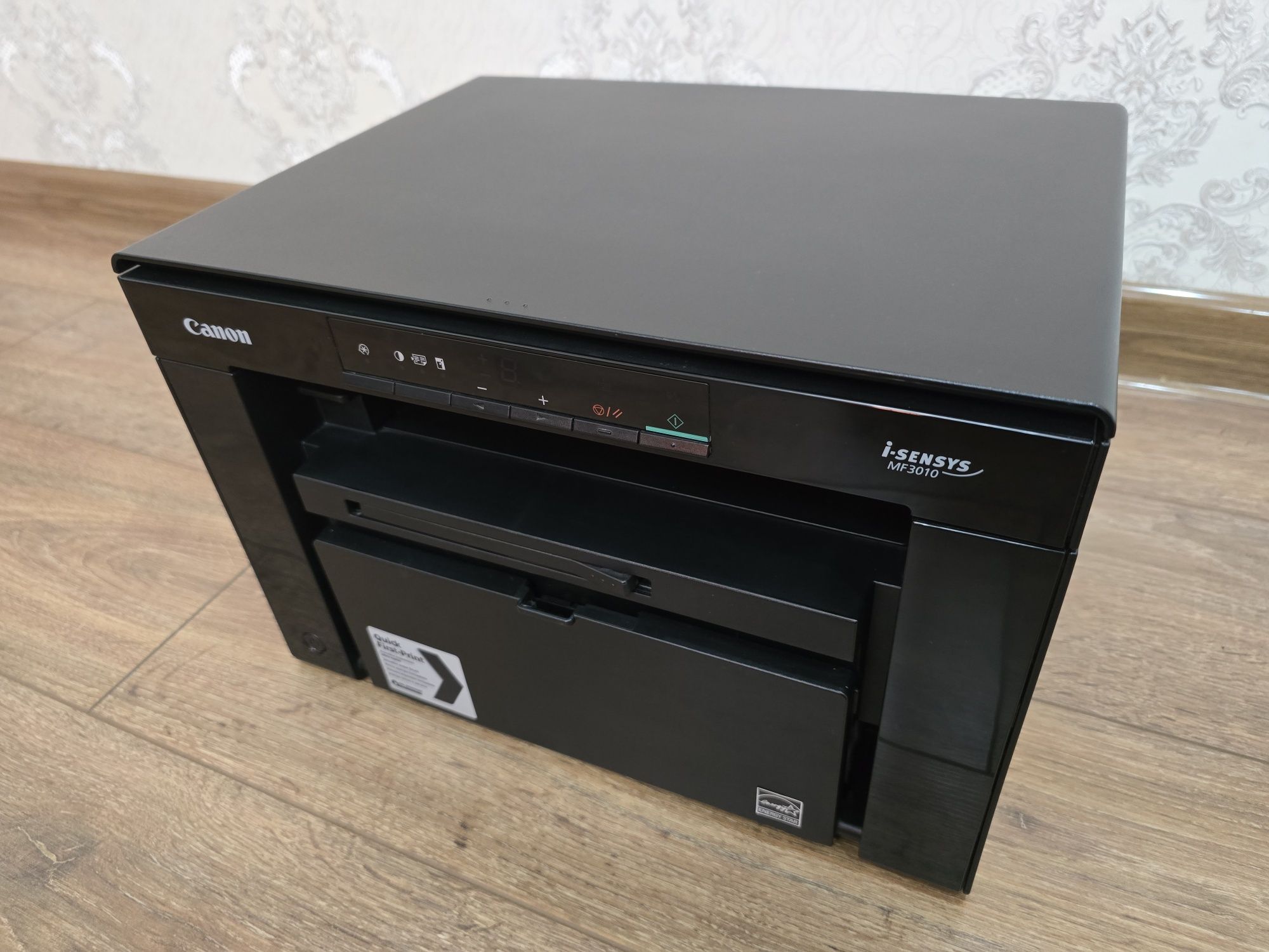 Canon MF 3010 принтер МФУ 3 в 1 в идеальном состоянии