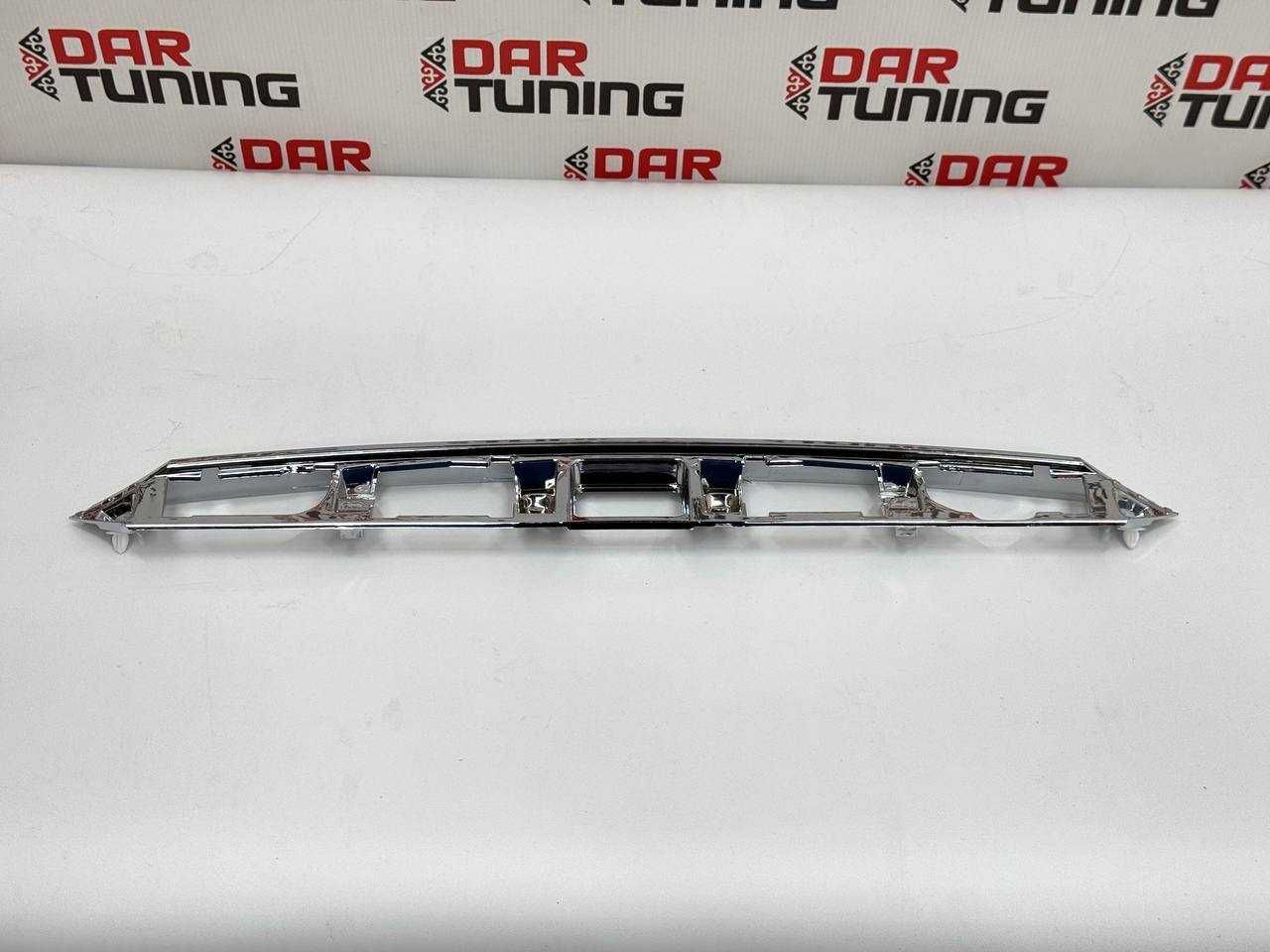 Хром накладка молдинг крышки багажника Camry 70