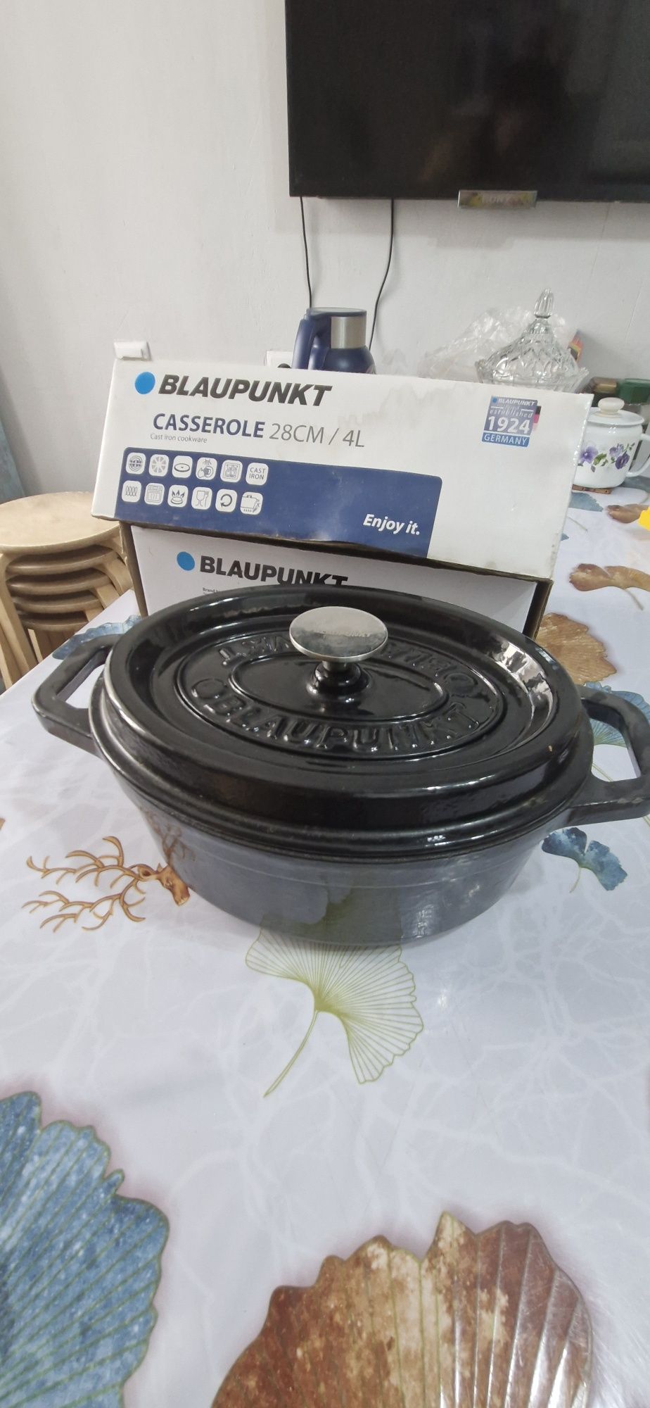 Чугунные казан кастрюля