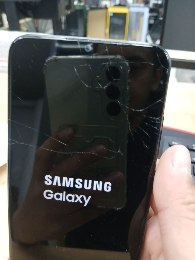 Телефон samsung galaxy a4 б/у
