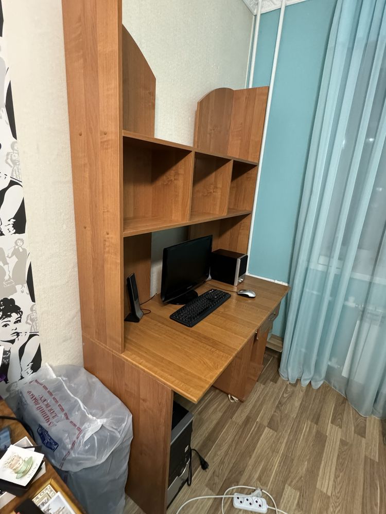Продам стол