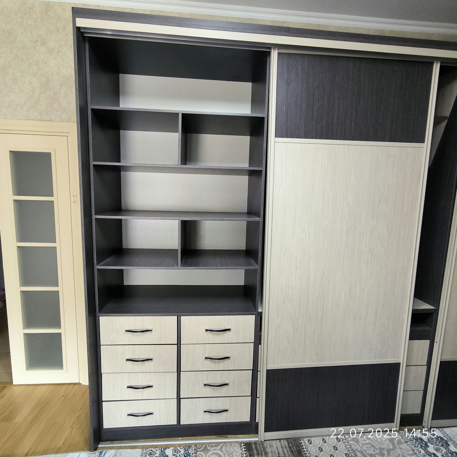 Срочно продается шкаф-купе