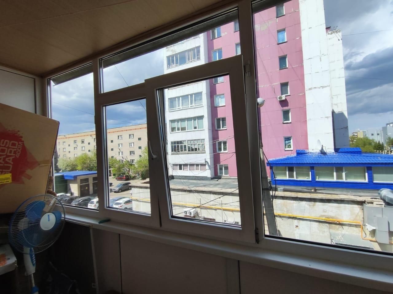 Продам 3 комн квартиру район Достык мола. Улучшеной планировки.