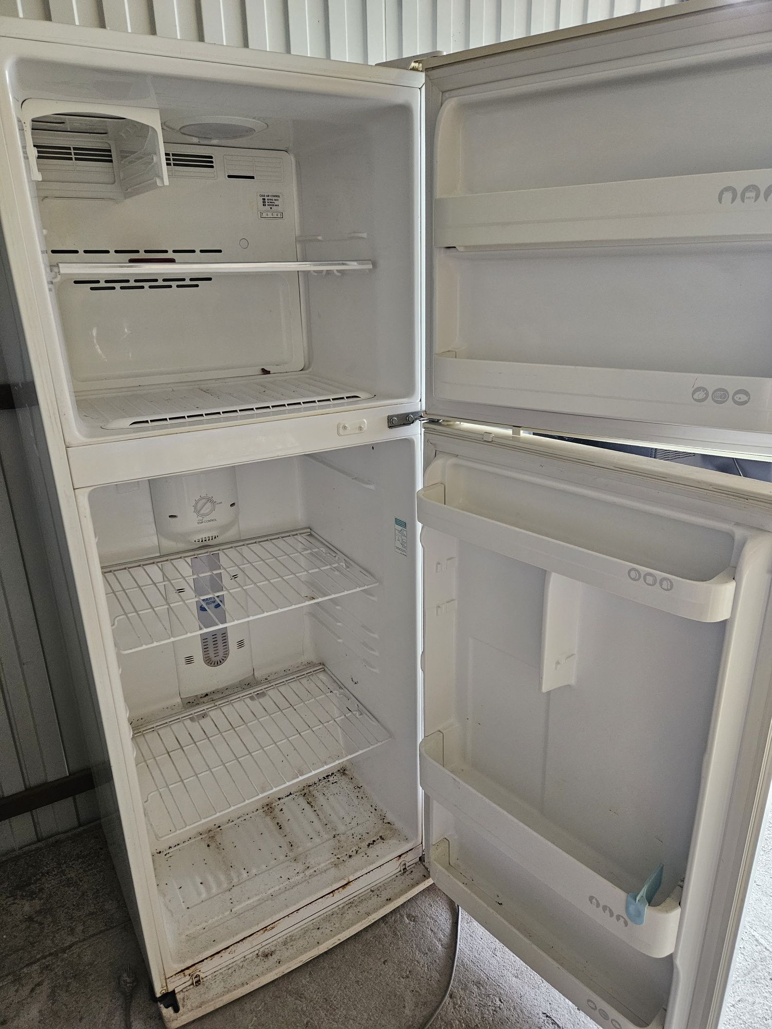 Продам холодильник LG