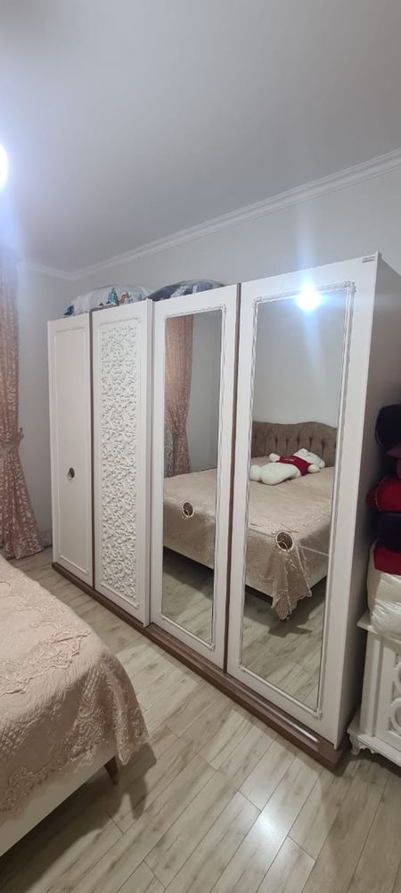 Продам спальный гарнитур
