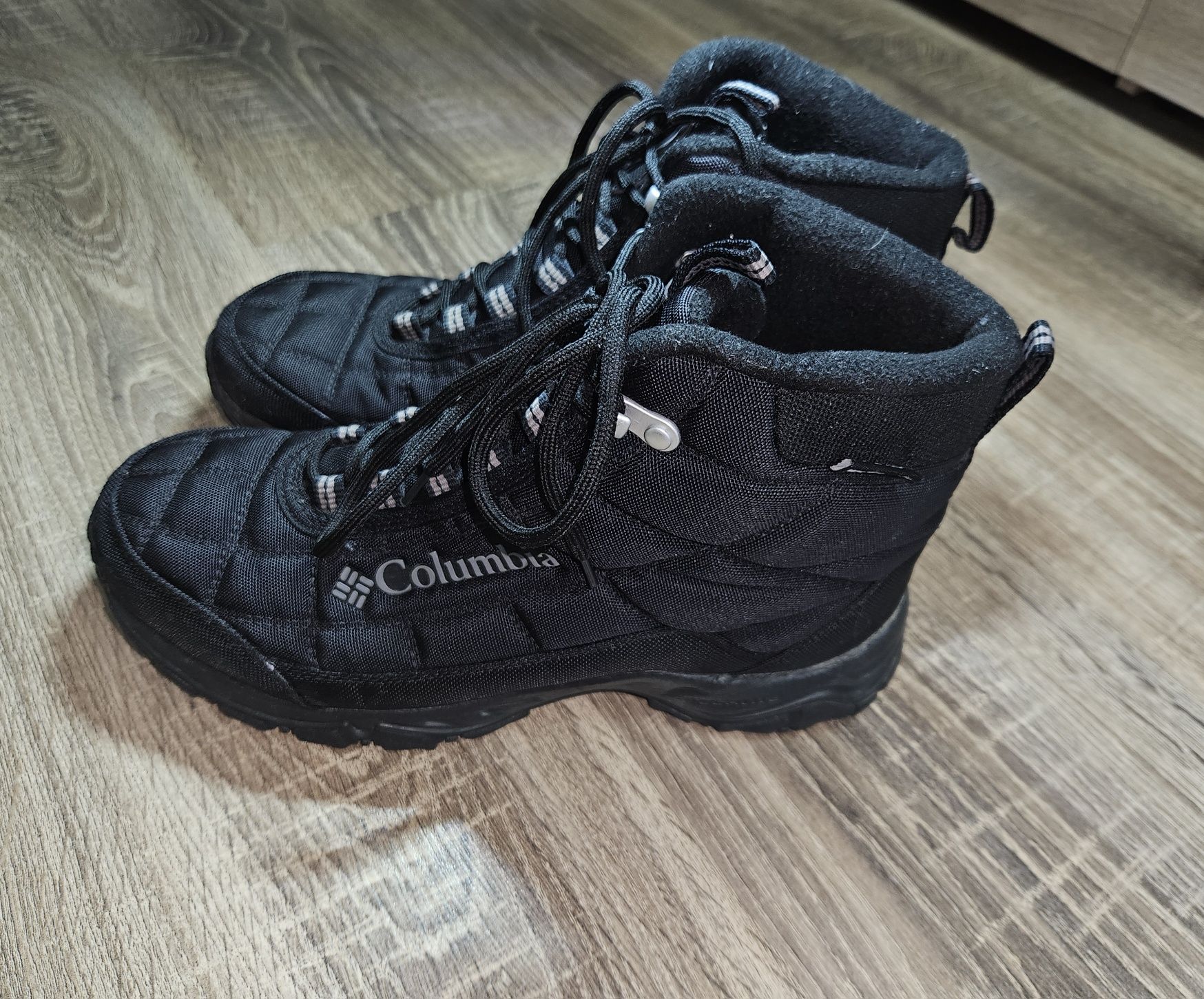 Зимние ботинки Columbia Fairbanks - paзмep 40.5 (US 7.5 / UK 6.5)