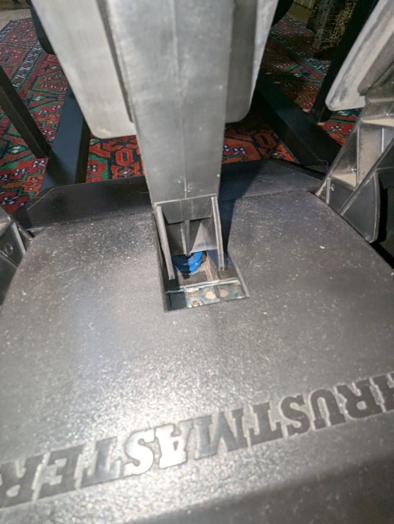 Thrustmaster T300 RS GT Edition вместе с копитом