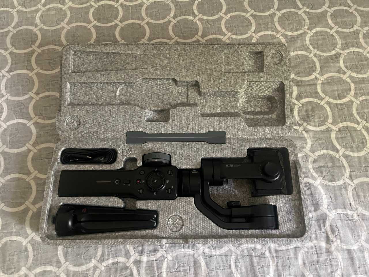 Стабилизатор для смартфона Zhiyun SMOOTH 4