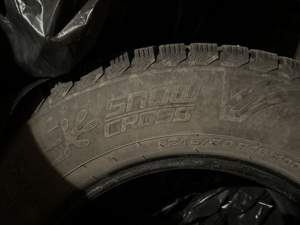 Продам резину Cordiant 215/70 R16 шипованная