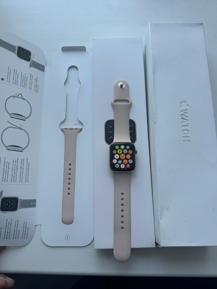 Apple watch Series 6 40 mm розовые