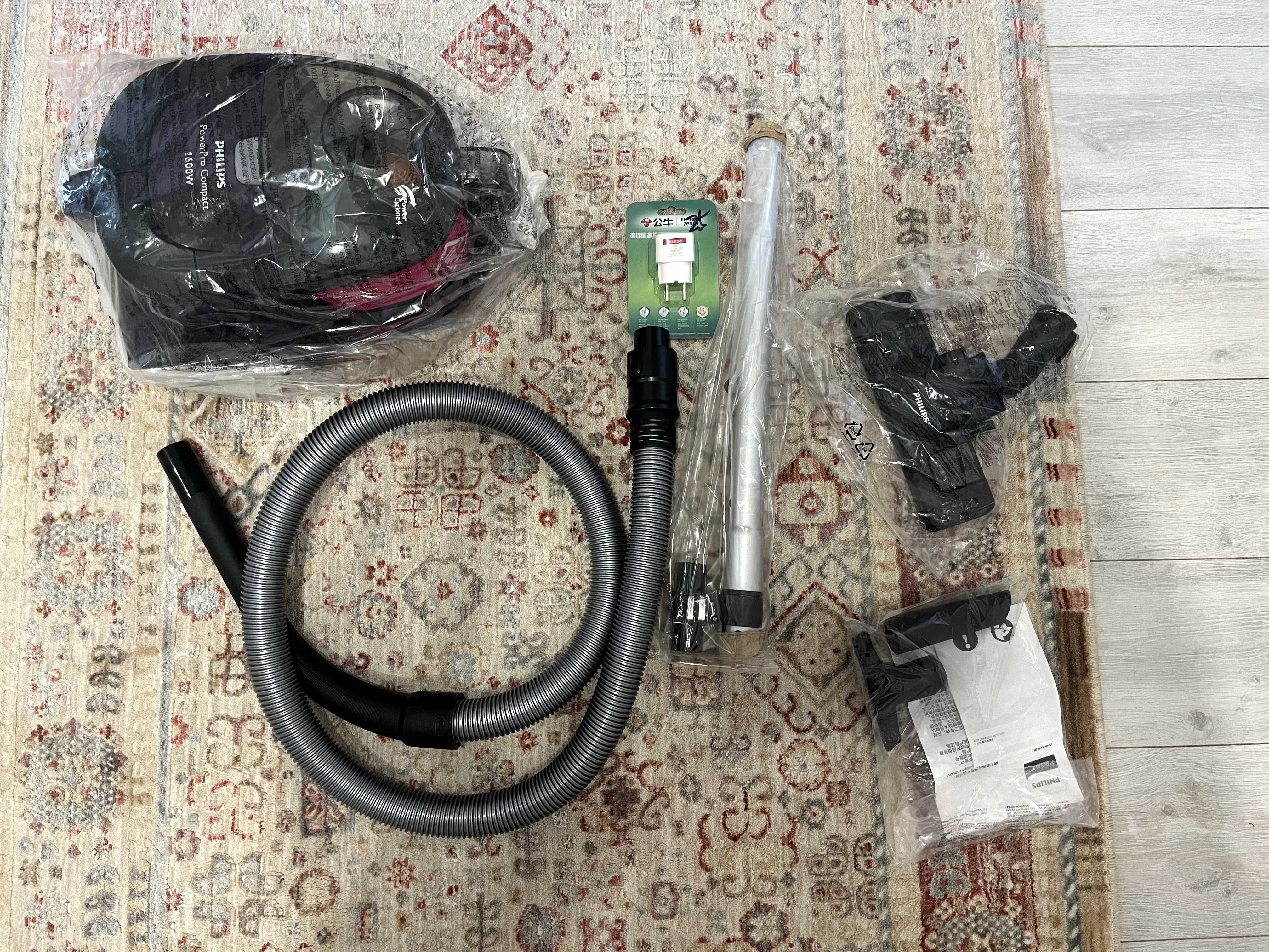 Пылесос Philips PowerPro Compact 1600W