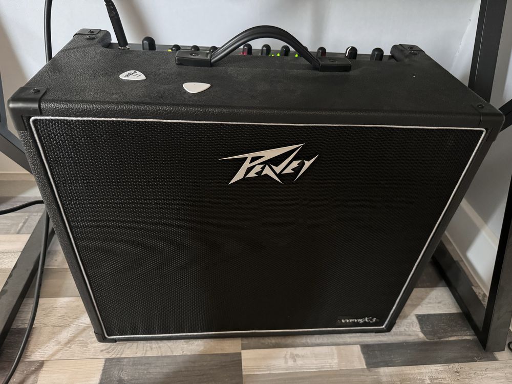 PEAVEY VYP X3 и бас гитара YAMAHA TRBX174