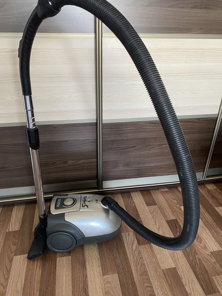 Продам пылесос LG TurboS