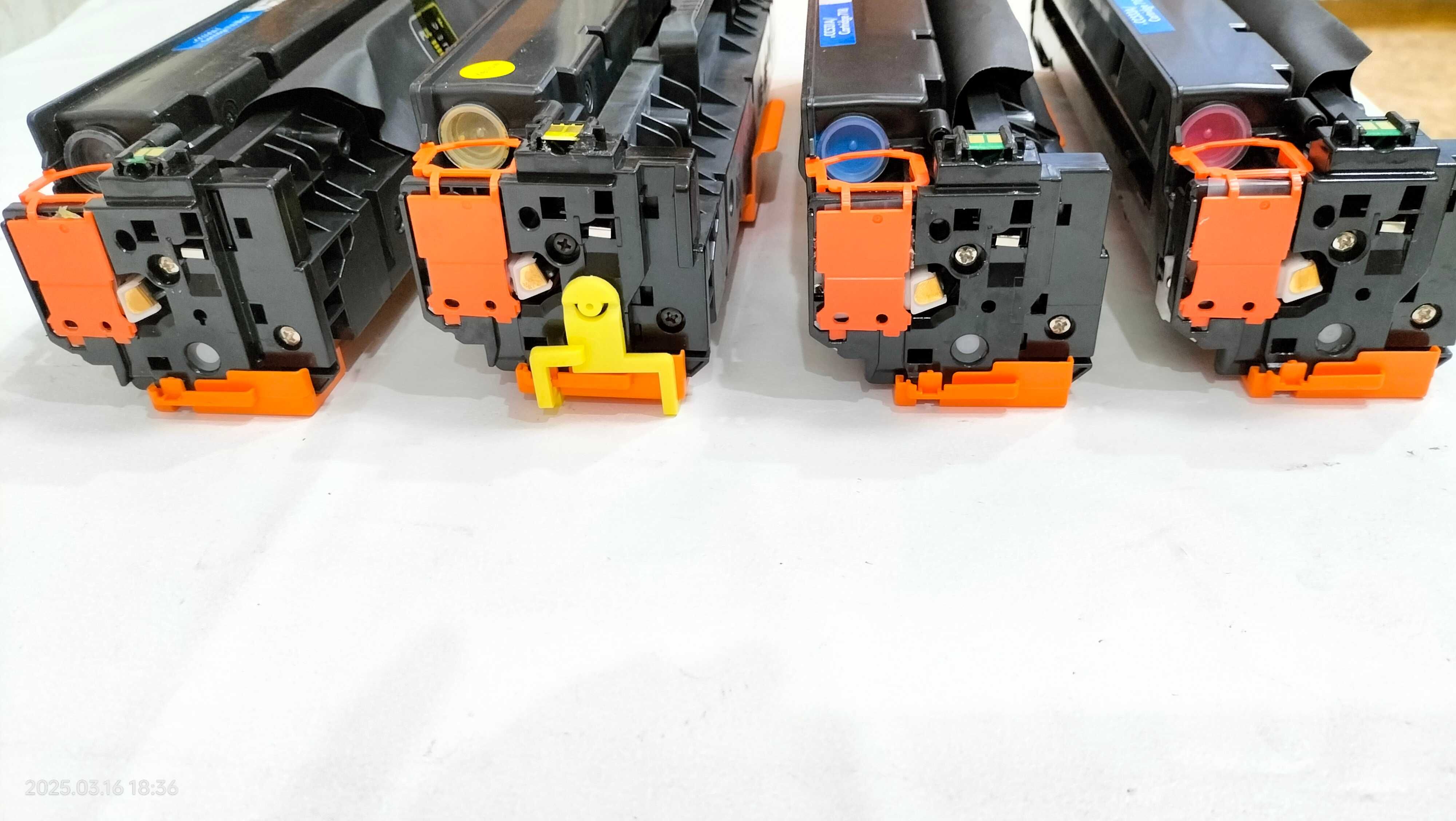 Картриджи CC530A, CC531A, CC532A, CC533A комплект. Новые.