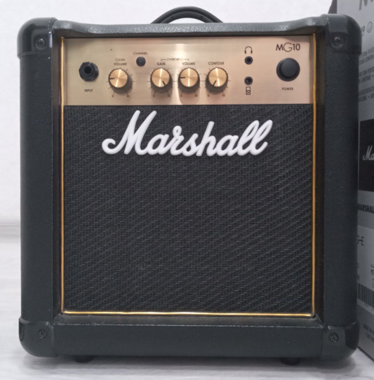 Комбоуселить Marshall mg10 Gold.
Б/у, в отличном состоянии, поч