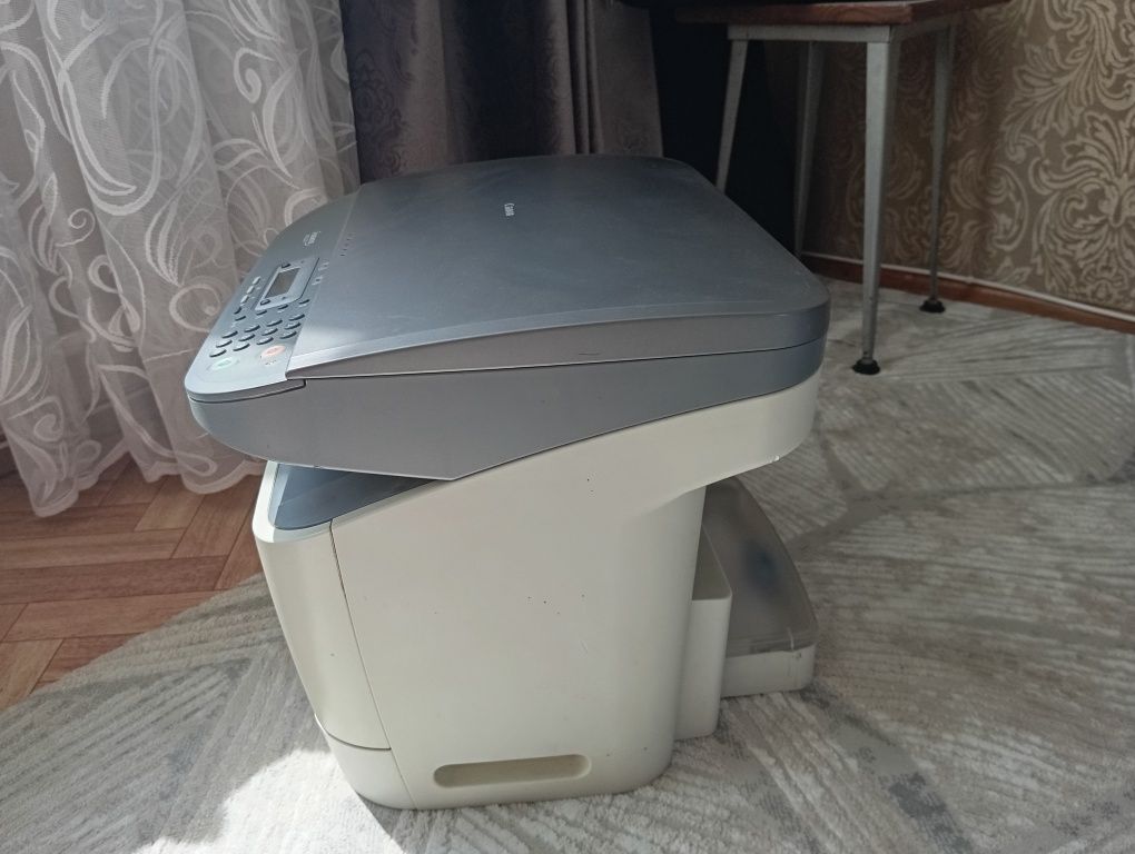 Продам лазерный принтер